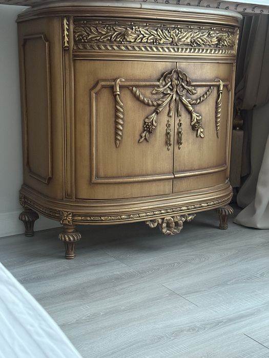 Продам спальный гарнитур