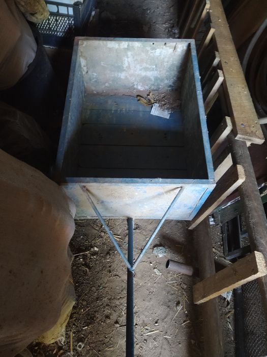 Продавам селска количка.