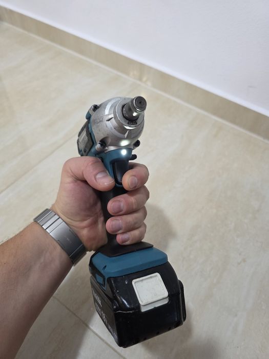 Pistol impact Makita DTW 190