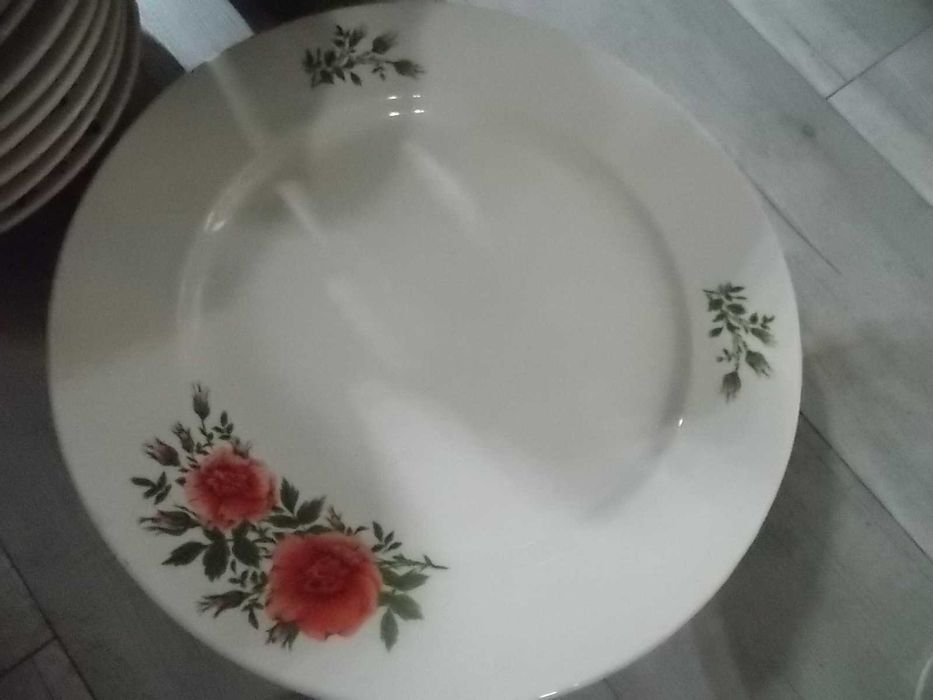 serviciu de masa din portelan anilor 70 - 180 lei