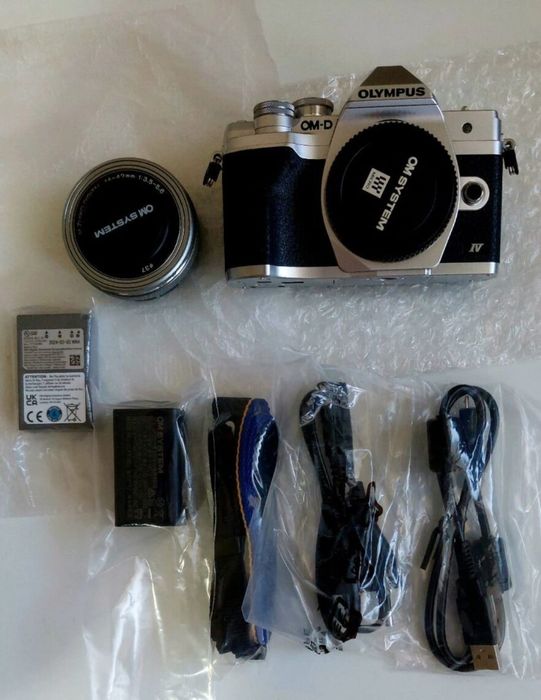 Фотоапарат Olympus E-M10 MARK IV