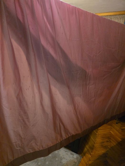 Пердета цвят пепел от рози втора употреба