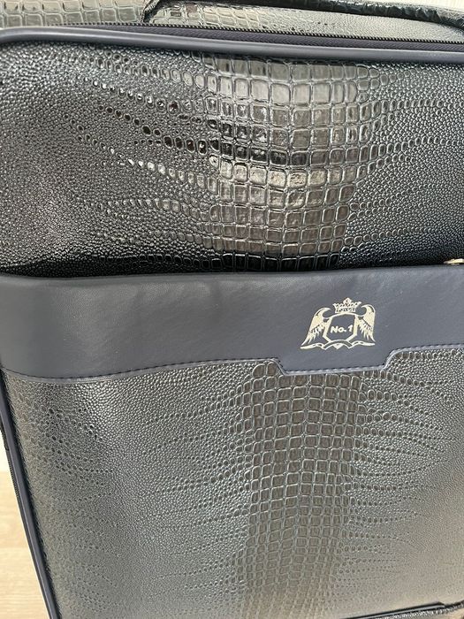 Чемодан новый состояние отличное