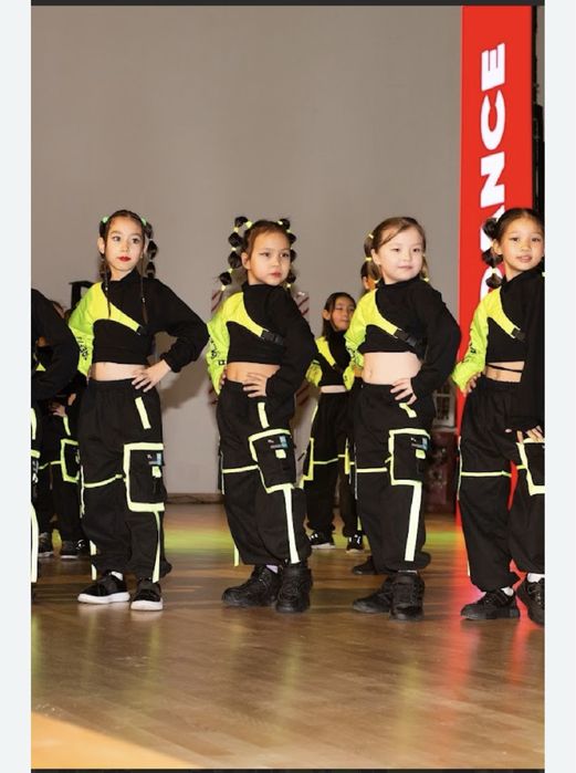 Зимняя куртка и костюм для девочки