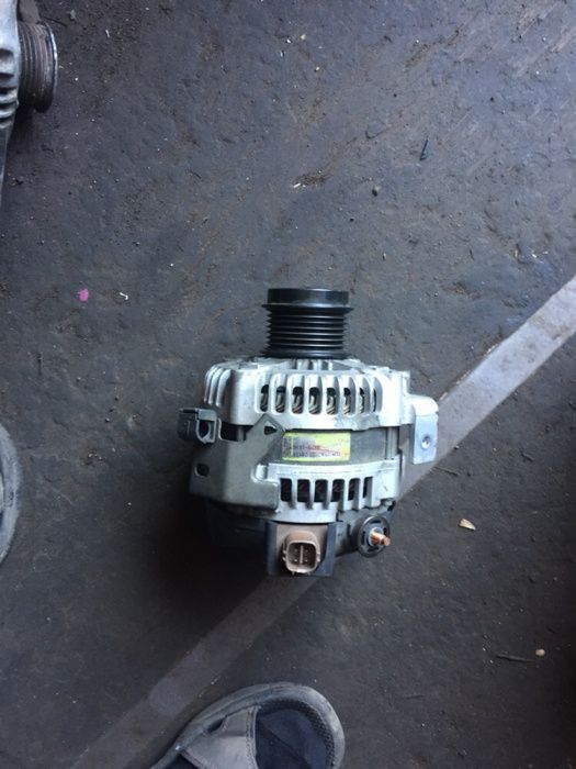 генератор на камри авенсис