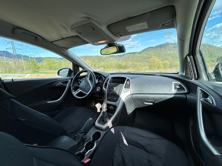 Opel Astra J 2010