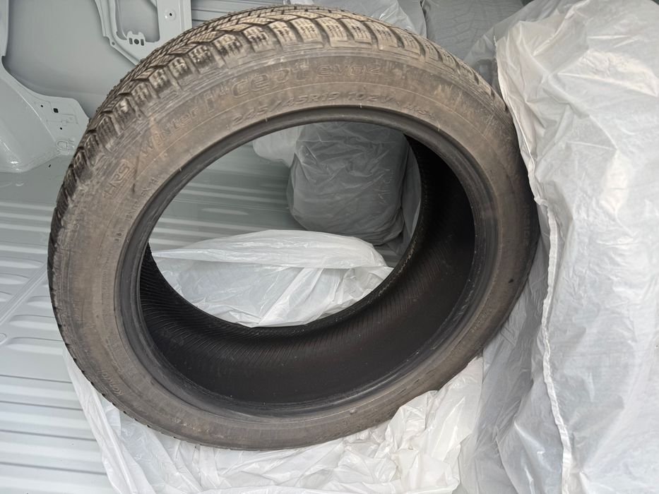 Hankook iarna 245/45/19 102V