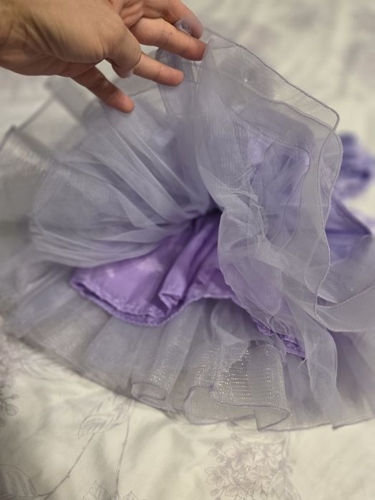 Vând rochiță elegantă bebe 4-8 luni
