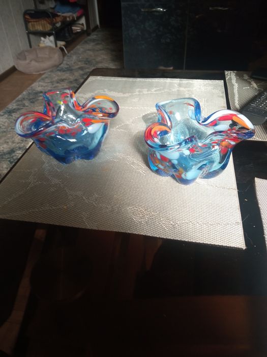 Вазы цветного стекла