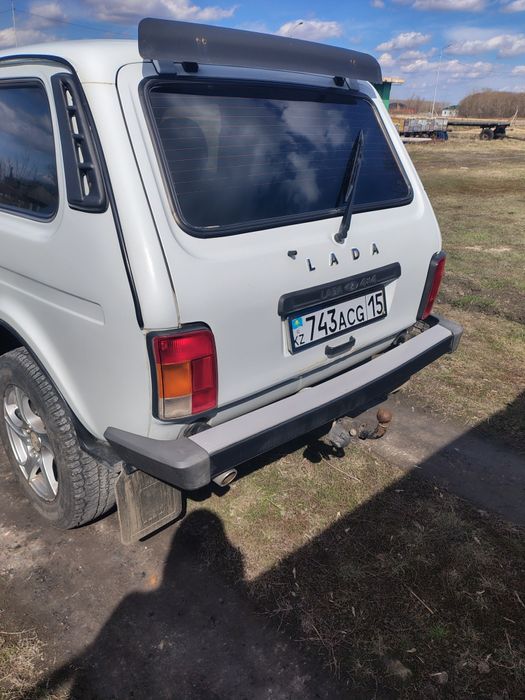 Нива 2121 продам.