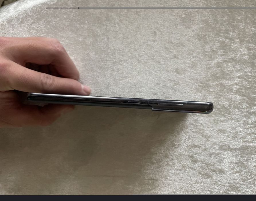 Продам смартфон самсунг s21