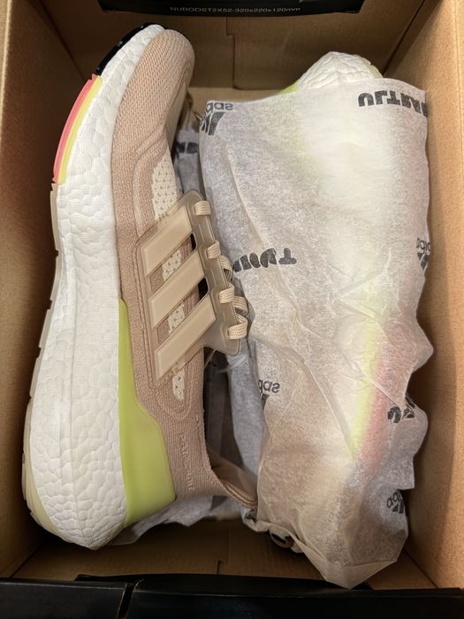Кроссовки Adidas Ultraboost 21