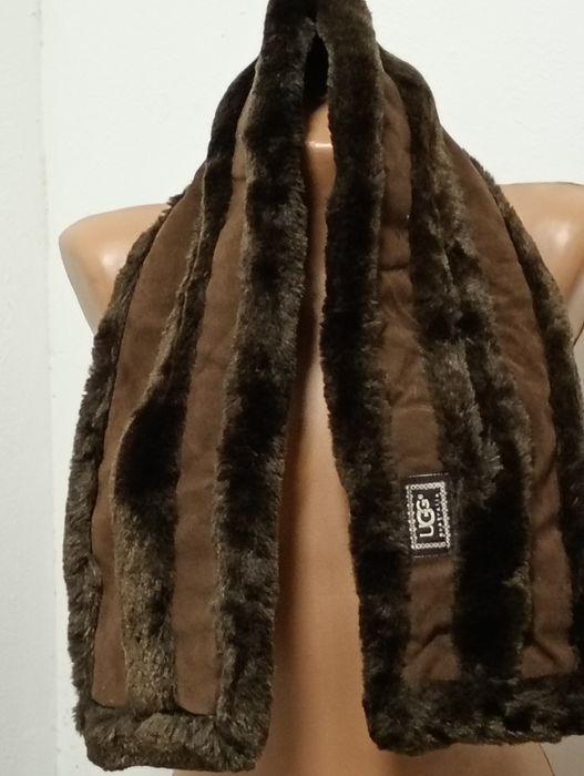 Eșarfă din piele de oaie cu manșetă dublă UGG Australia