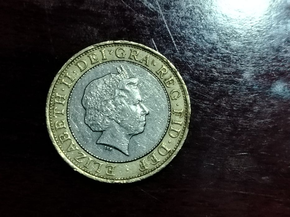 Ikki fund sterling sotiladi iltimos faqat olx chatdan yozinglar