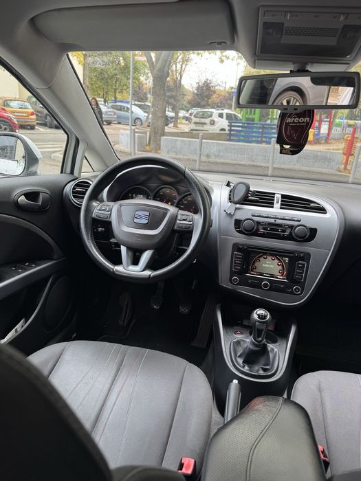 SEAT Leon 2012 — imagine 3
