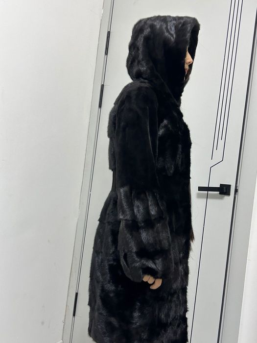 Продам шубу с капюшоном 46 размер