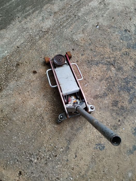 Алуминиев крик кола бус внос от Щатите  двубутакен