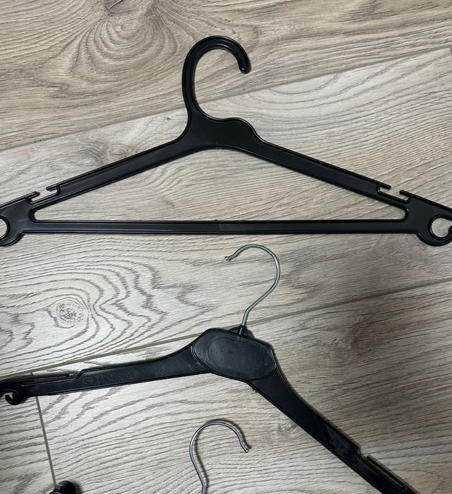 Закачалки за блузи и панталони