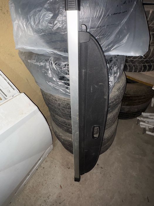 Шторка багажника