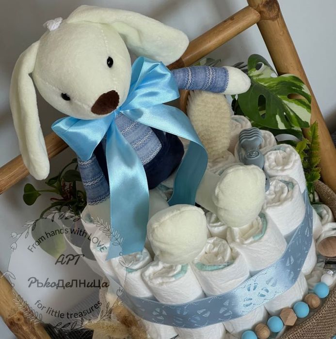 Торти от памперси на 2 етажа от “АРТ Ръкоделница”