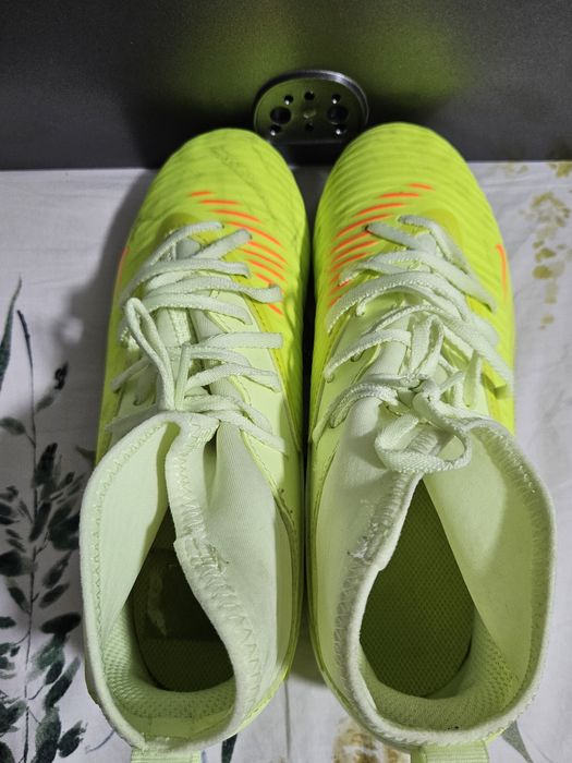 Nike Jr. Phantom 6 Club MG