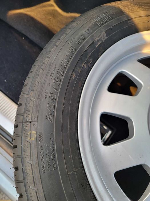 6JX15H2 ET45 алуминиеви джанти с Michelin и Dunlop гуми