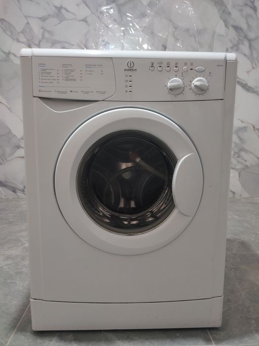 Продам стиральную машину Indesit