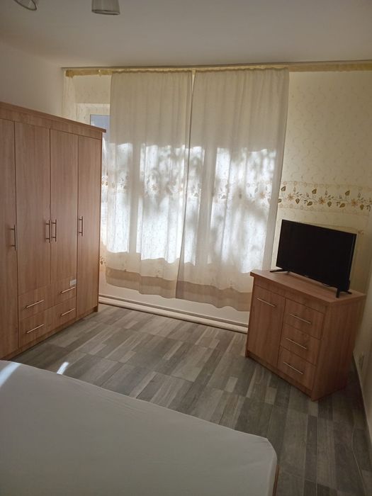 Închiriez garsonieră