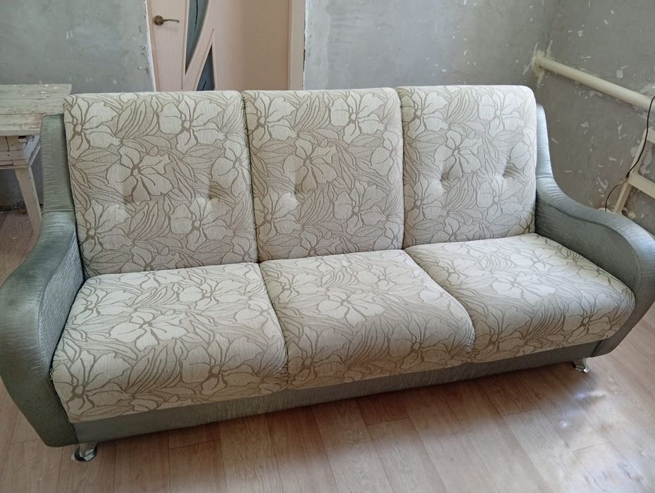 Диван с креслами