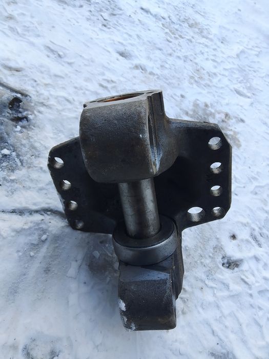 Поворотный кулак паз 3205.