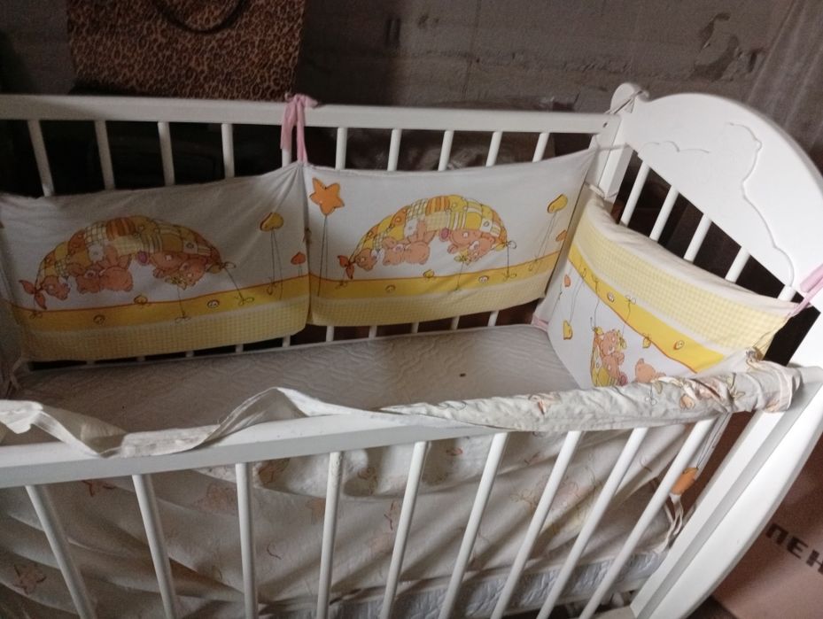 Продам детскую кроватку