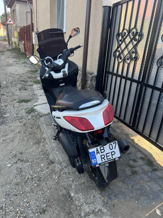 Yamaha x max 250