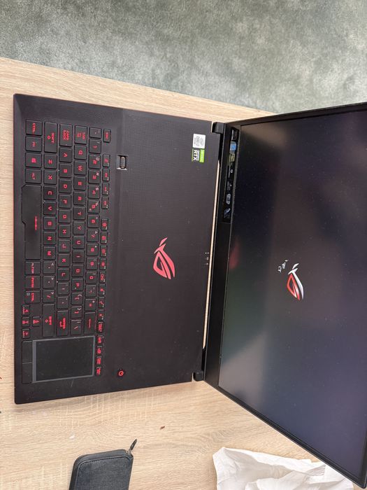 Laptop gaming ASUS ROG ZEPHYRUS 17.3” GX701