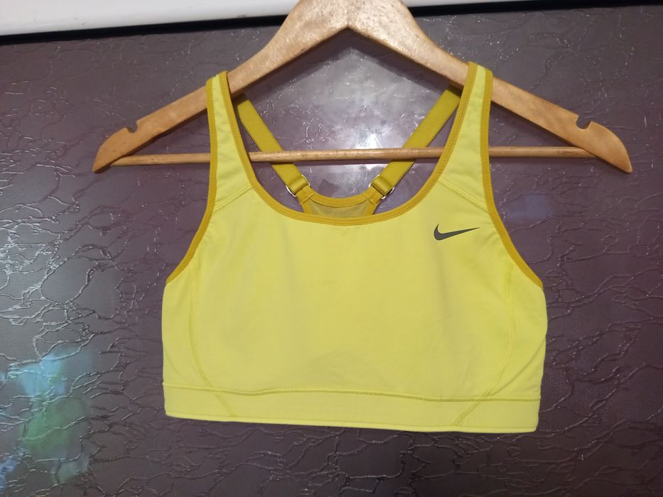 Бюстиета nike и adidas