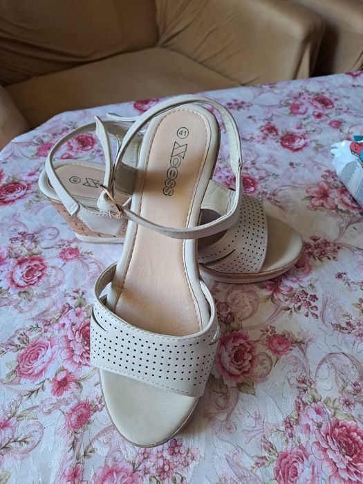 Дамски сандали .