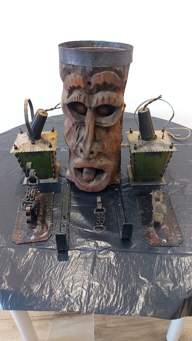 Стара дървена стенна маска