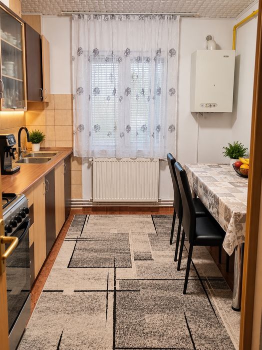 Vând apartament  3 camere