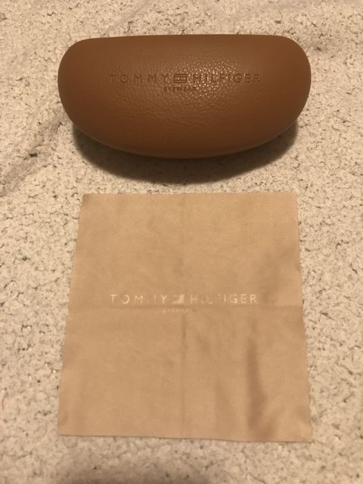 Tommy Hilfiger оригинален  калъф за очила 16см/8см -30 лв