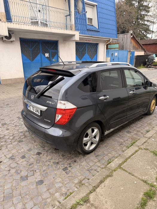 Vand Honda FR-v 2.2 diesel 6 locuri