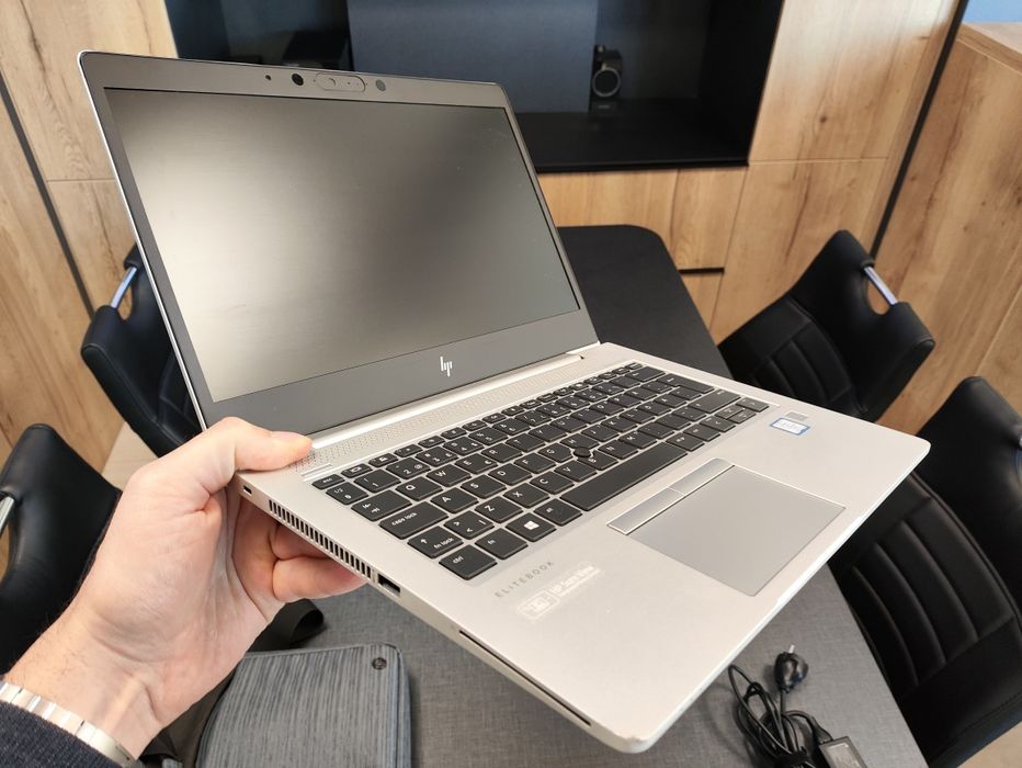 Лаптоп HP EliteBook 830 G2 + Windows 11 Pro готов за работа + чанта