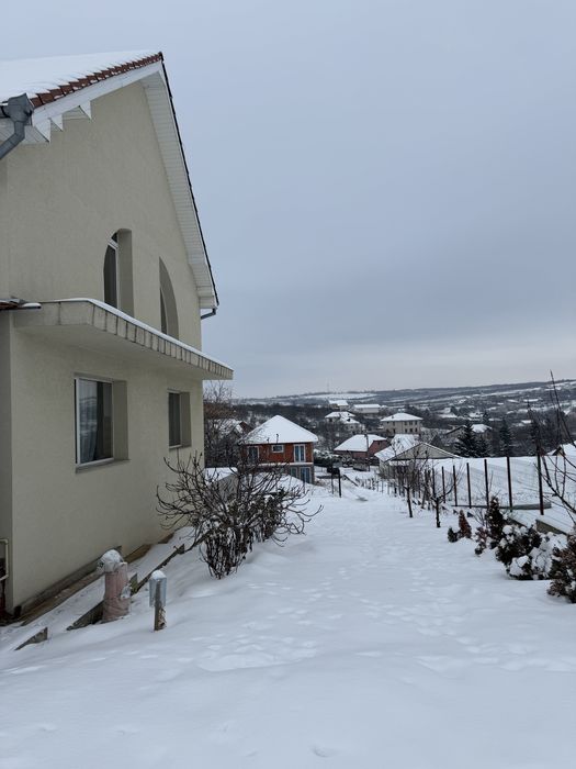 Vand Casa Zona De Dealuri