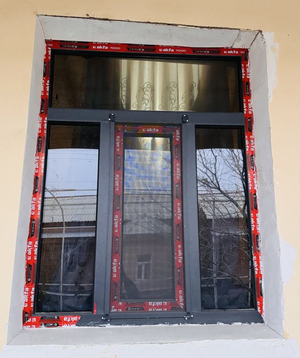 Akfa-eshik-oyna-setkalar