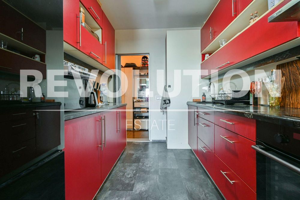 Продава се Тристаен апартамент в София, Модерно предградие - 91 кв.м за 1233 €/кв.м - Снимка #2