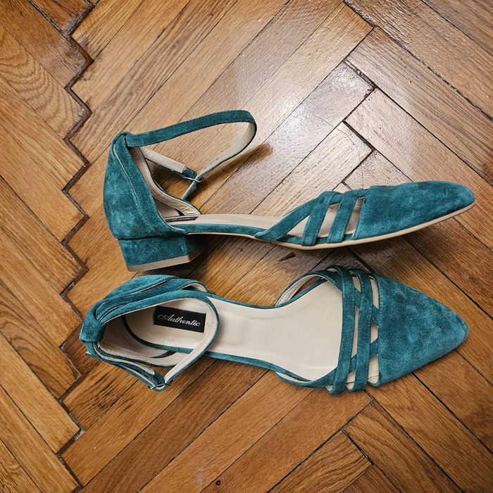 Pantofi din piele intosrsa