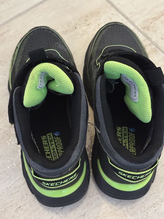 Ghete adidas si skechers 32