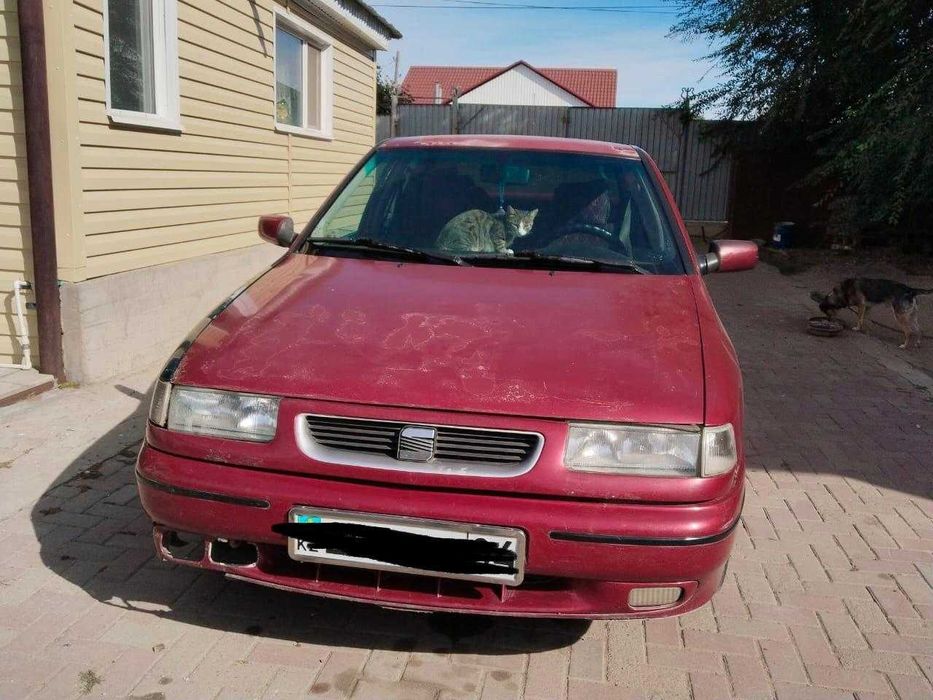 автомобиль Sealt Toledo