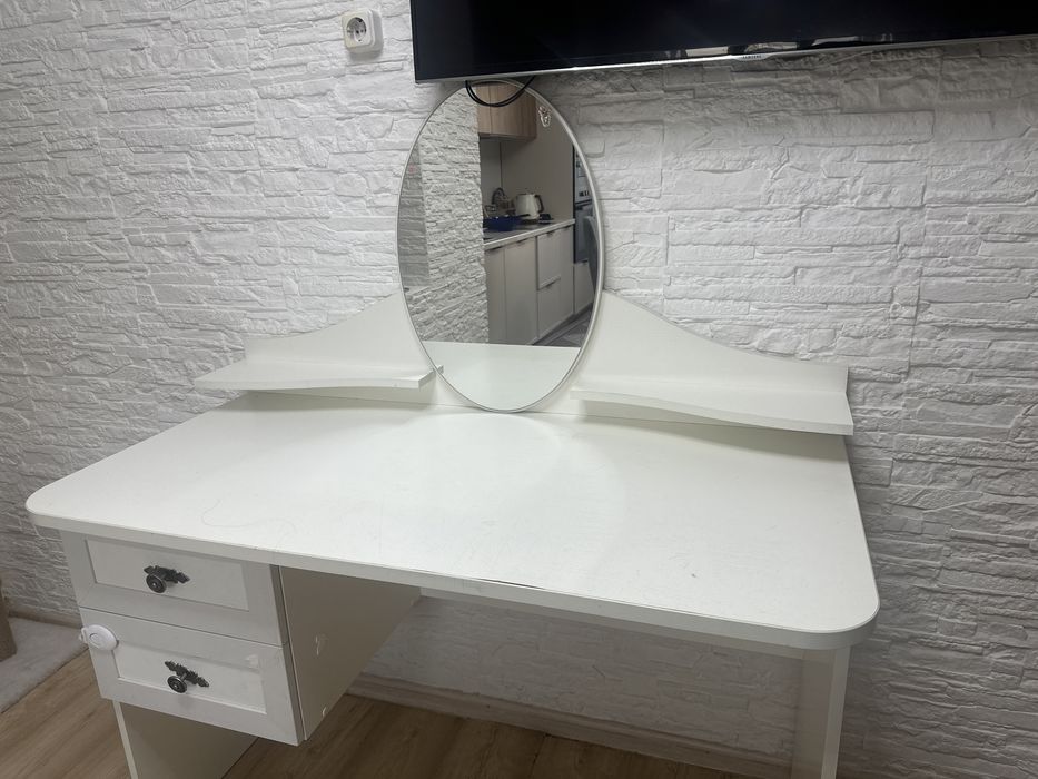 Туалетный столик ЗА 5000тг