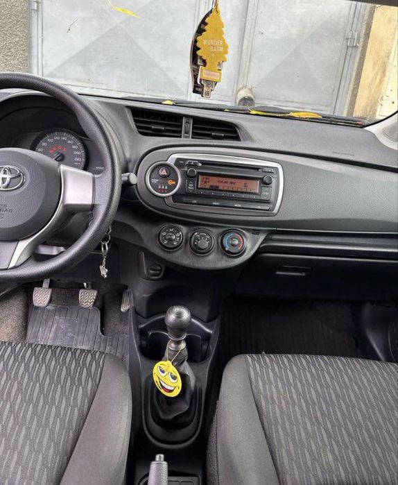 Toyota Yaris 2012 1.3 benzina