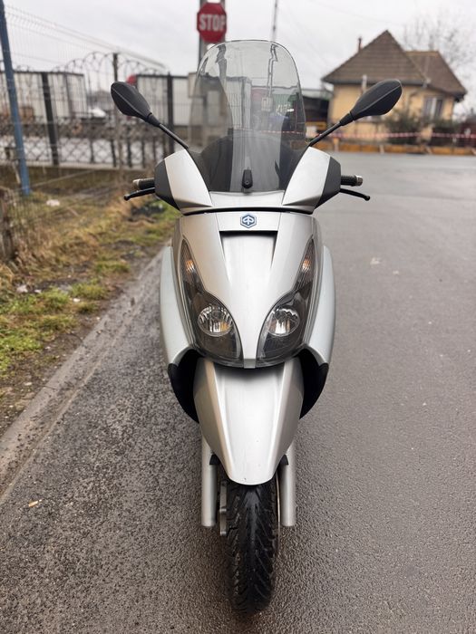 Piaggio X7 125 Cat B