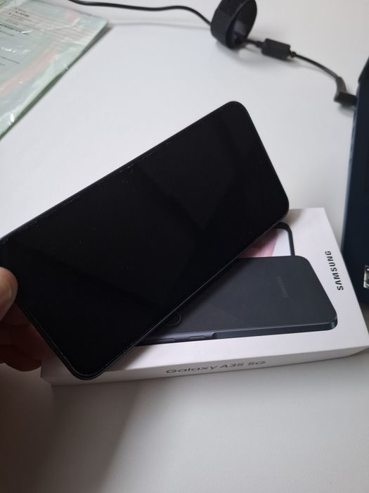 Samsung A35 перфектен